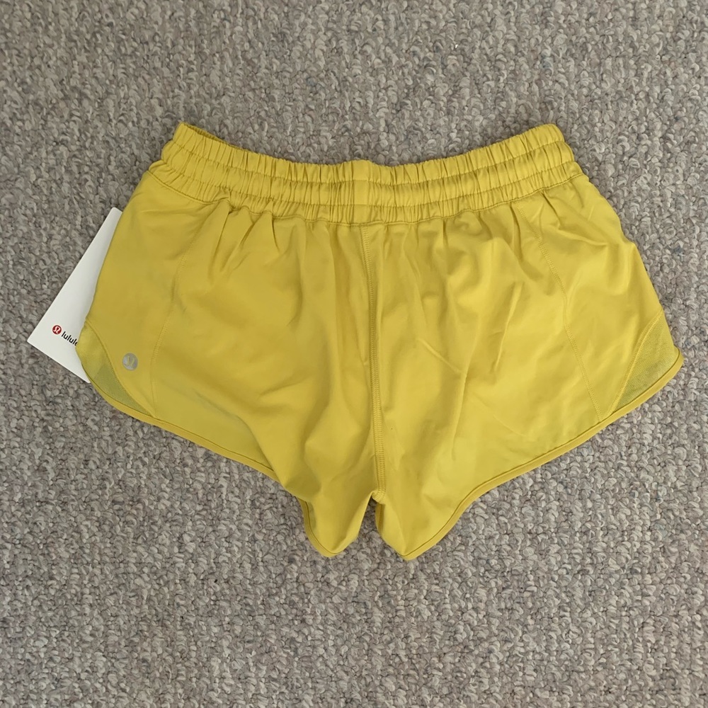 **SOLD** NWT Lululemon Hotty Hot Shorts 2.5”